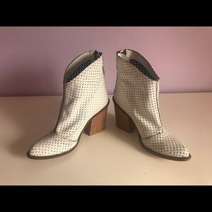 Diesel white leather boots size 9.